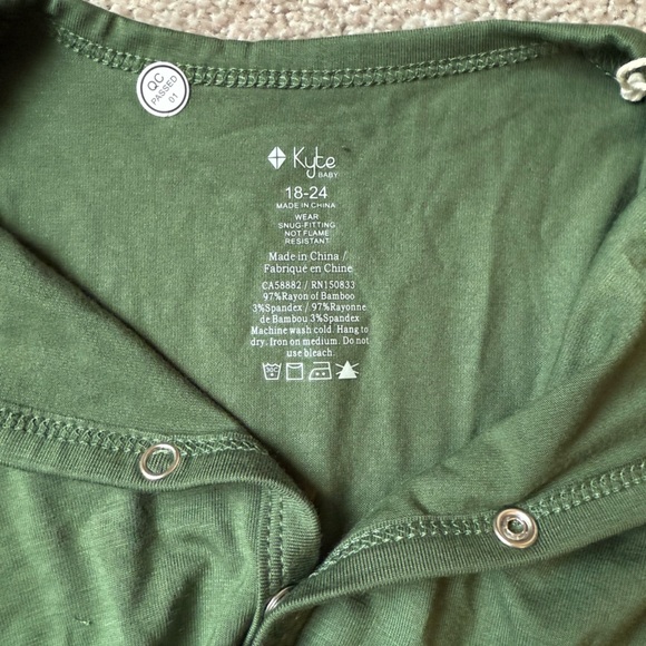 Kyte BABY Snap Footie in Hunter. Perfect for Spring green! NWT 18-24 months. - Picture 4 of 4